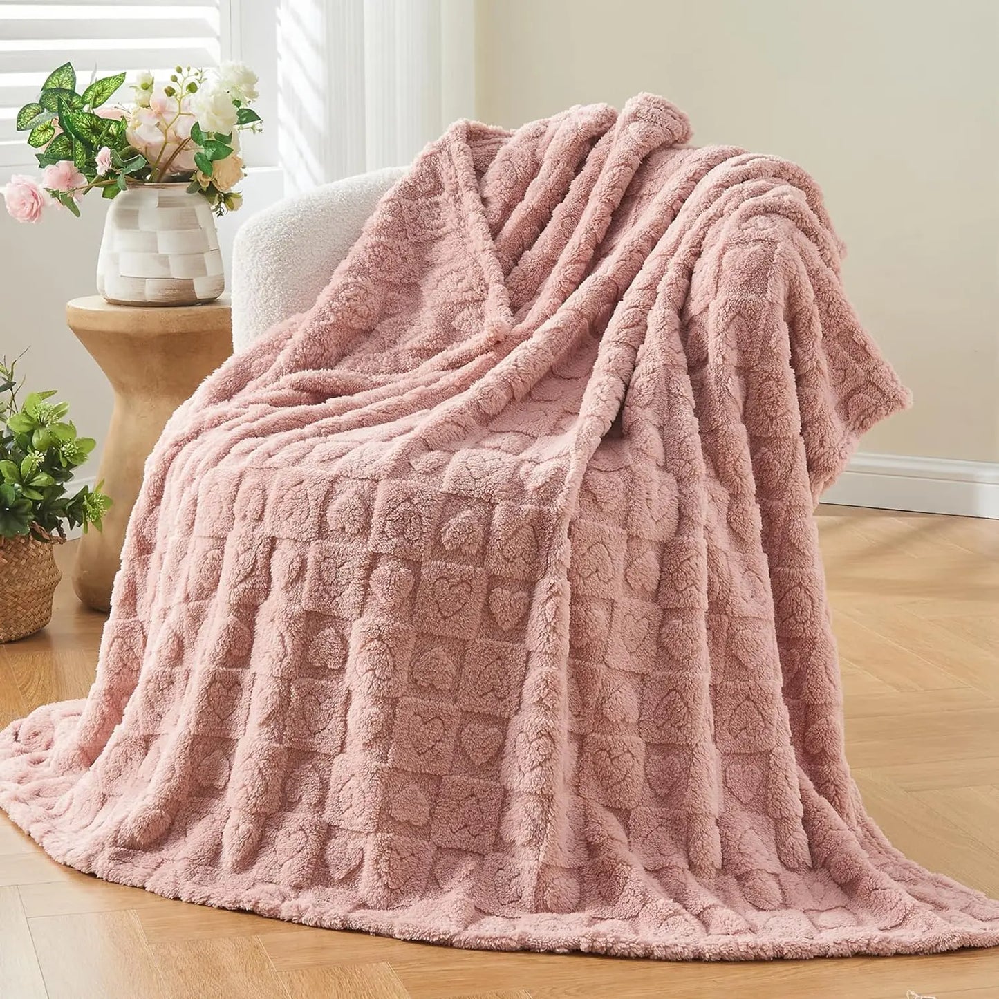 Super Soft Chequered Heart Throw Blanket