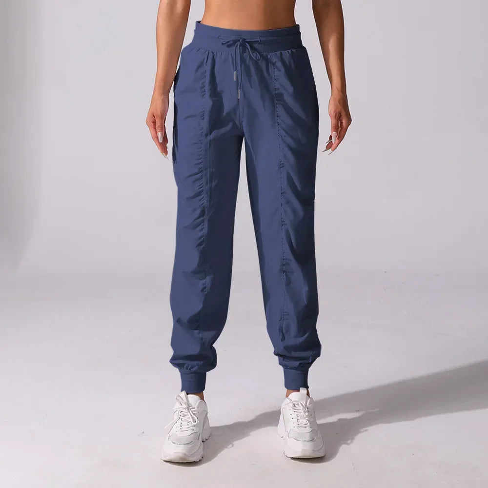 Women's fitness cargo pants