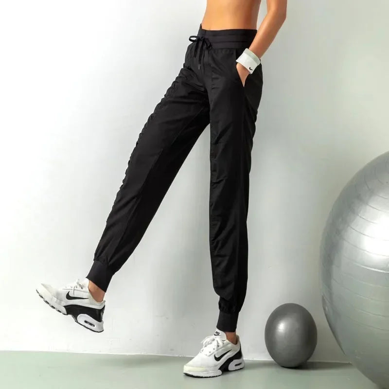 Women's fitness cargo pants