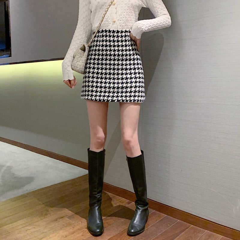 Houndstooth A-line Winter Skirt - Satin & Sox